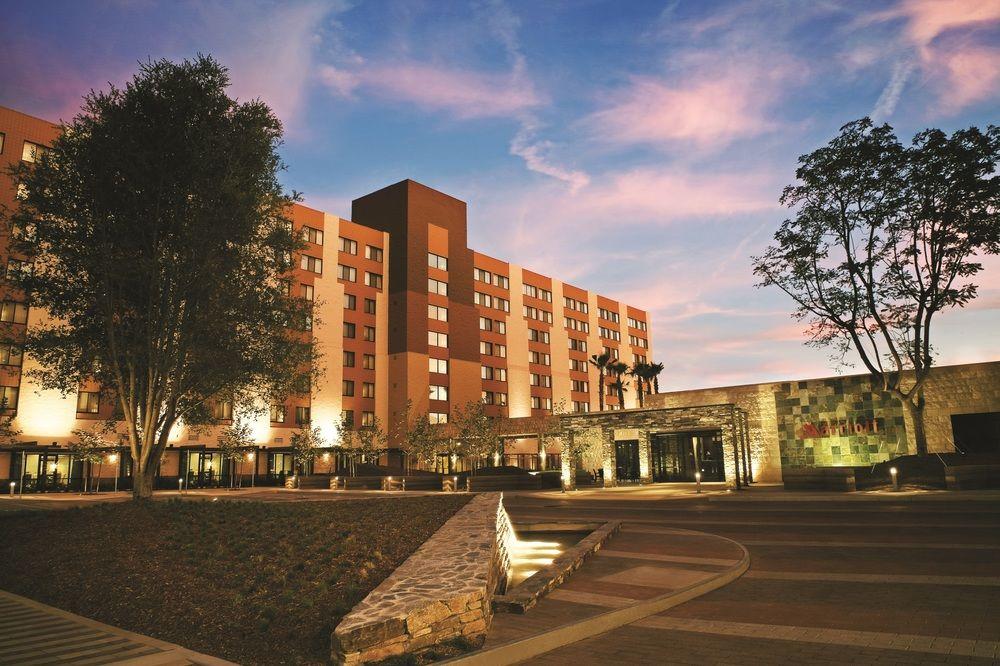 Los Angeles Marriott Burbank Airport Bagian luar foto