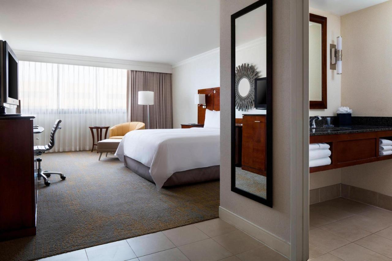 Los Angeles Marriott Burbank Airport Bagian luar foto