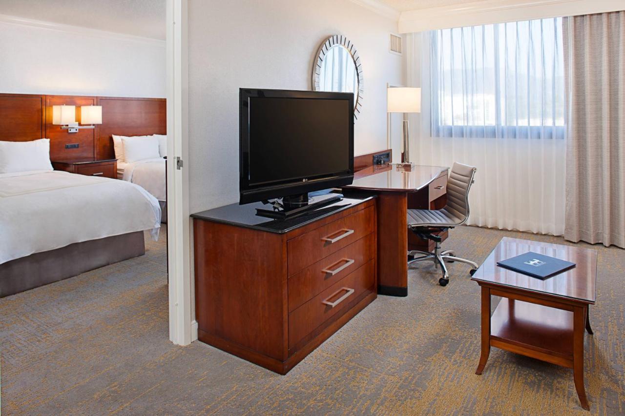 Los Angeles Marriott Burbank Airport Bagian luar foto